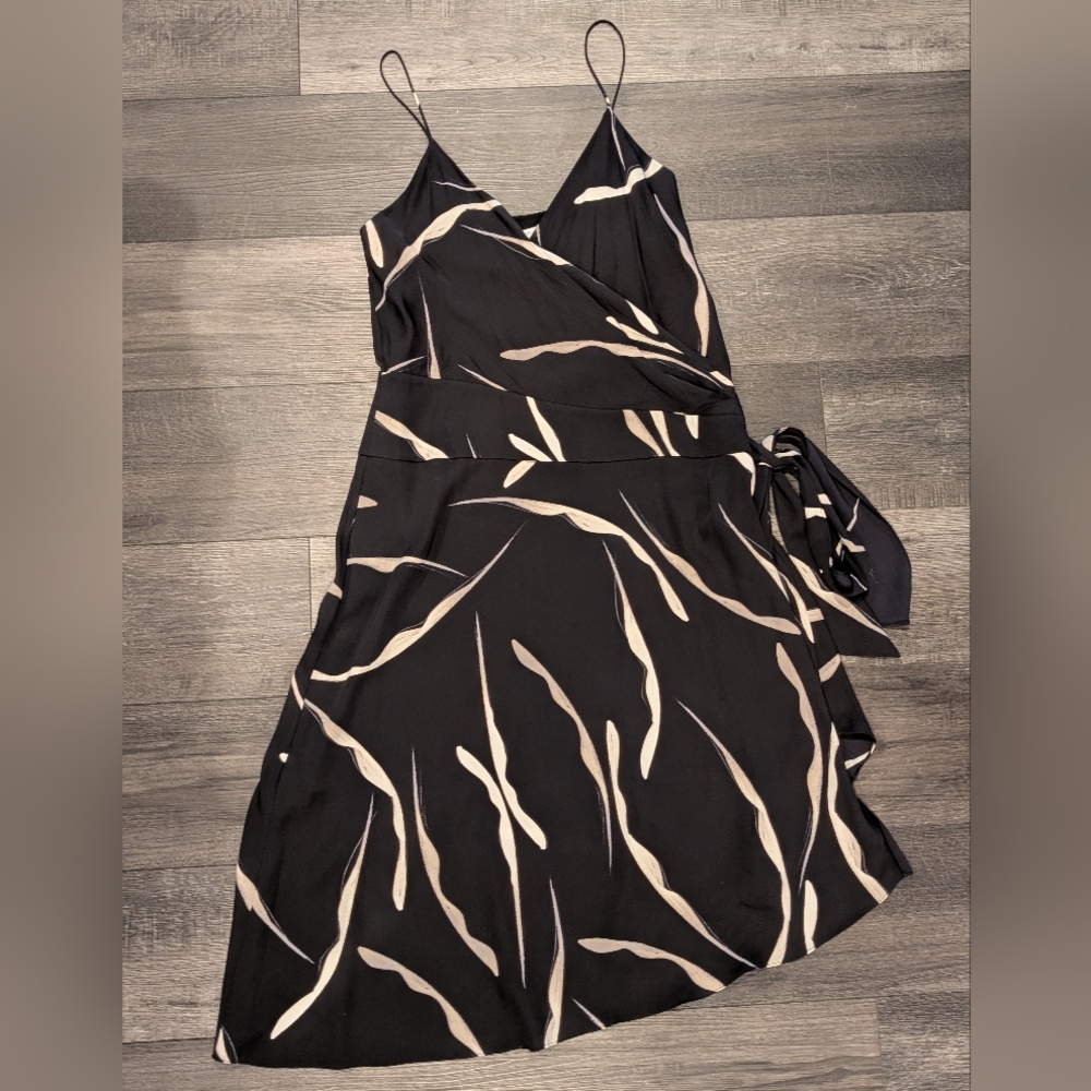 Diane Von Furstenberg Black and Cream Wrap Dress